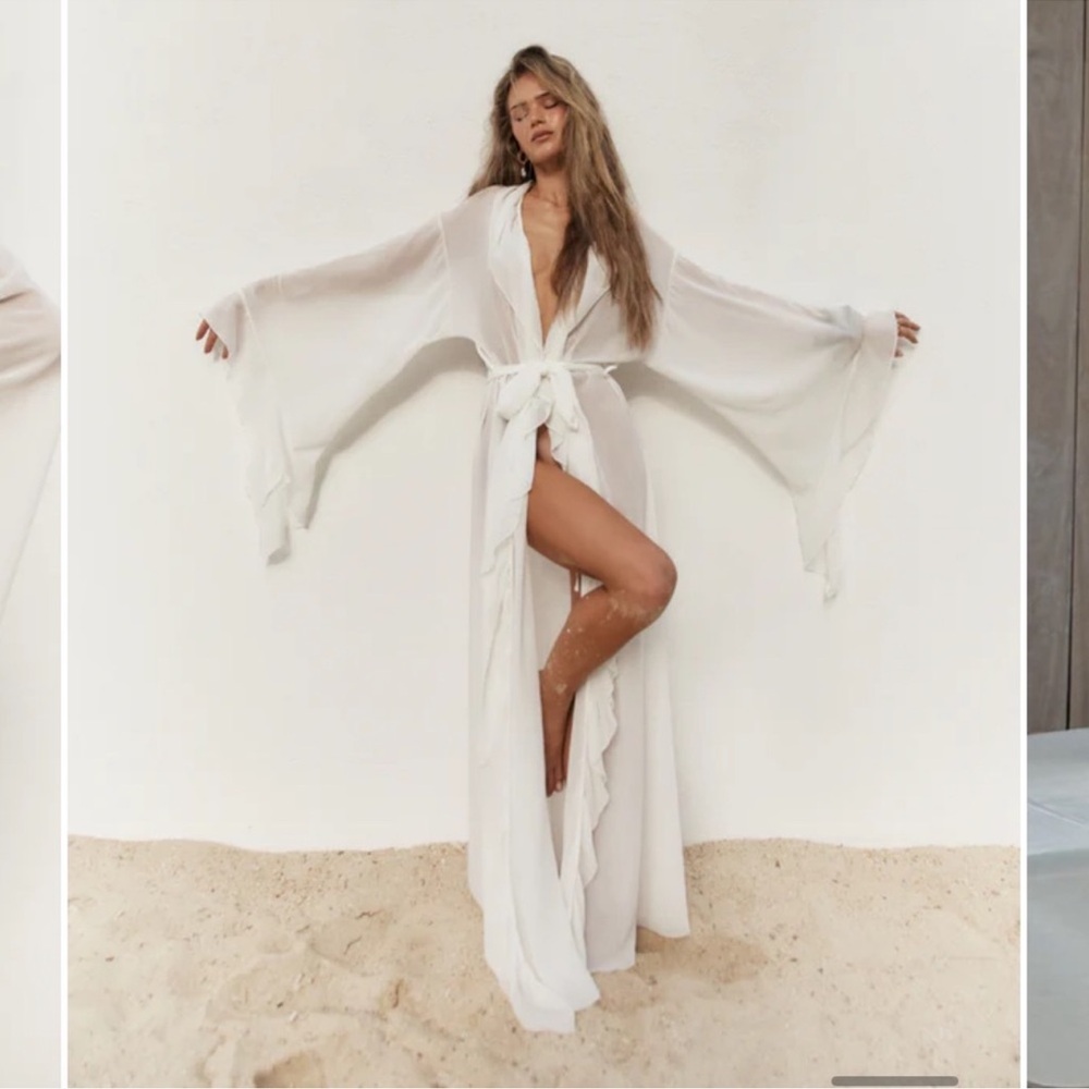 Hanna Robe Ivory